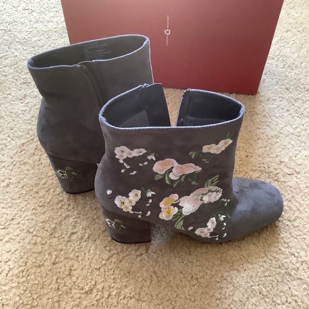Gray healed booties with floral design